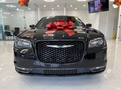 2017 Chrysler 300 S