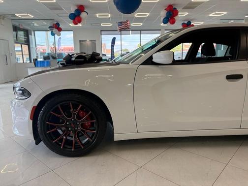White Knuckle 2019 Dodge Charger SXT