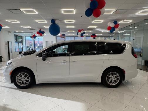 White 2025 Chrysler Pacifica L