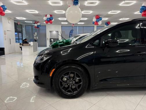 2020 Chrysler Pacifica Touring-L Plus