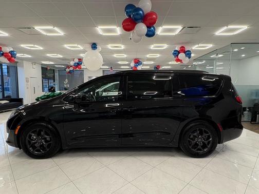 2020 Chrysler Pacifica Touring-L Plus