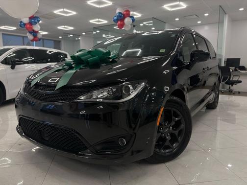 2020 Chrysler Pacifica Touring-L Plus