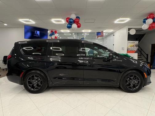 2020 Chrysler Pacifica Touring-L Plus