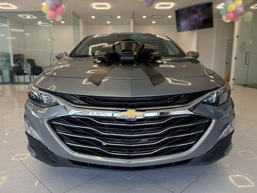 Gray 2024 Chevrolet Malibu FWD 1LT