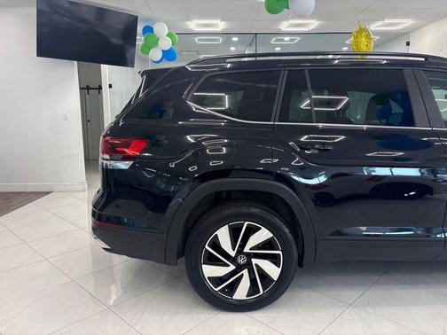 Deep Black Pearl 2025 Volkswagen Atlas 2.0T SE w/Technology 4MOTION