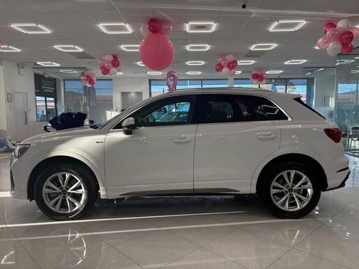 2023 Audi Q3 Premium 45 TFSI S line quattro Tiptronic