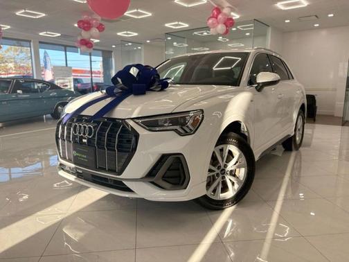 2023 Audi Q3 Premium 45 TFSI S line quattro Tiptronic