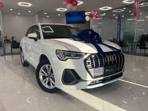 2023 Audi Q3 Premium 45 TFSI S line quattro Tiptronic