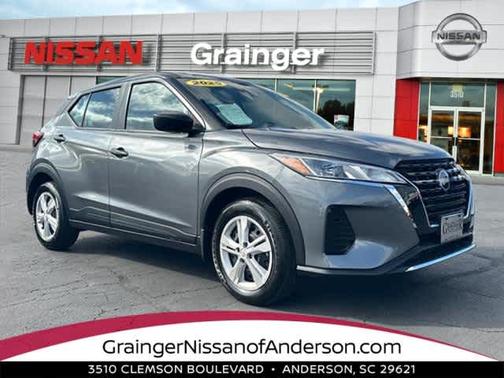 Gun Metallic 2025 Nissan Kicks Play S