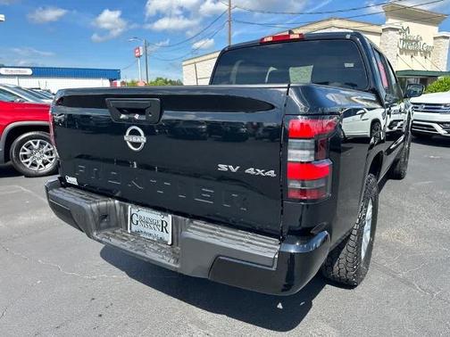 2024 Nissan Frontier SV