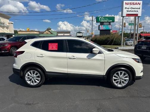 2022 Nissan Rogue Sport SV