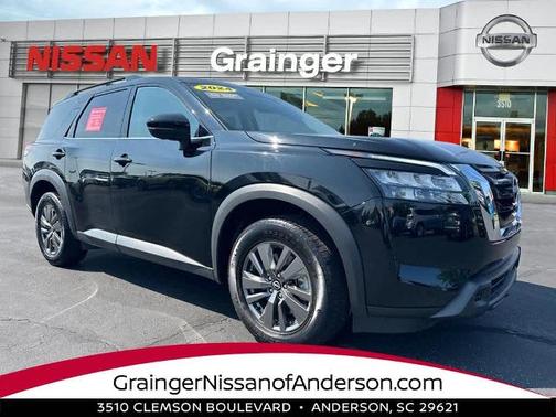 2024 Nissan Pathfinder SV
