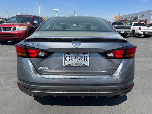 2022 Nissan Altima 2.0 SR