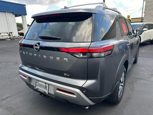 2024 Nissan Pathfinder SL