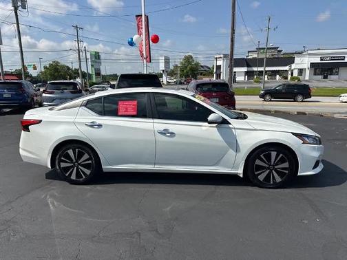 2021 Nissan Altima 2.5 SV