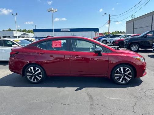 2021 Nissan Versa 1.6 SR