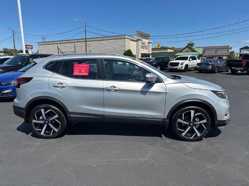 2022 Nissan Rogue Sport SL