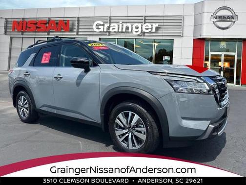 2024 Nissan Pathfinder SL