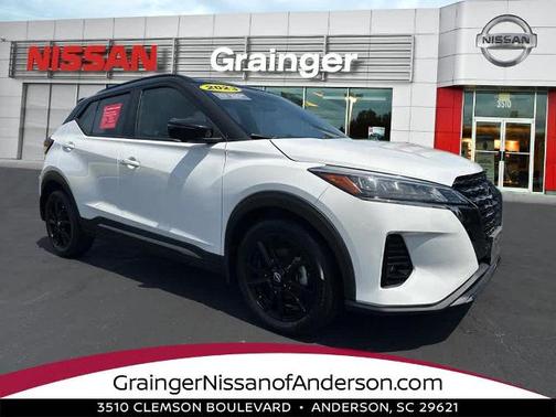 2023 Nissan Kicks SR