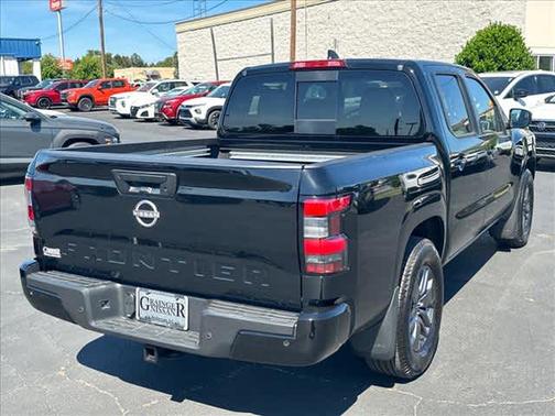 Black 2025 Nissan Frontier SV