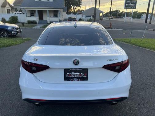 Alfa White 2017 Alfa Romeo Giulia Base