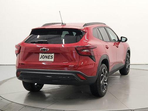 Apex Red 2026 Chevrolet Trax FWD 2RS