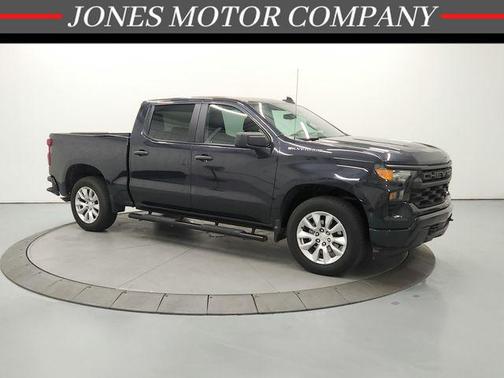 Dark Ash Metallic 2022 Chevrolet Silverado 1500 Custom