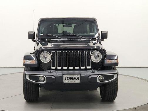 Black Clearcoat 2019 Jeep Wrangler Unlimited Sahara