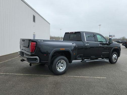 2024 GMC Sierra 3500 SLT