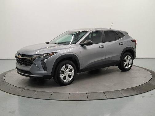 Sterling Gray Metallic 2024 Chevrolet Trax LS