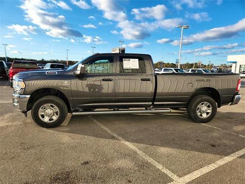 2024 RAM 3500 Tradesman Crew Cab 4x4 8' Box
