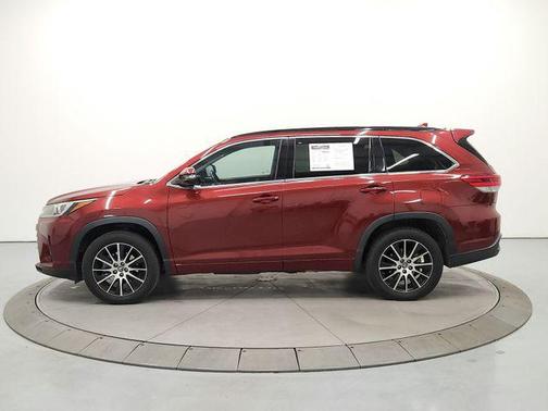 Salsa Red Pearl 2017 Toyota Highlander SE
