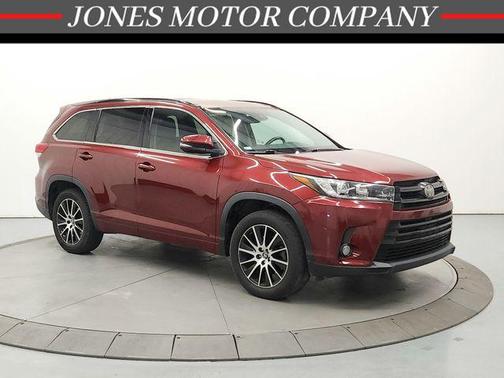 Salsa Red Pearl 2017 Toyota Highlander SE