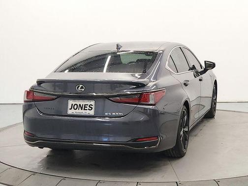Cloudburst Gray 2024 Lexus ES 300h F SPORT Handling