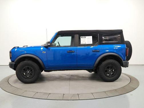 VELOCITY BLUE METALLIC 2023 Ford Bronco Wildtrak