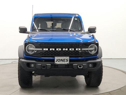 VELOCITY BLUE METALLIC 2023 Ford Bronco Wildtrak