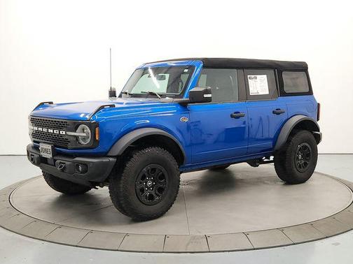 VELOCITY BLUE METALLIC 2023 Ford Bronco Wildtrak