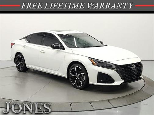 2023 Nissan Altima SR FWD