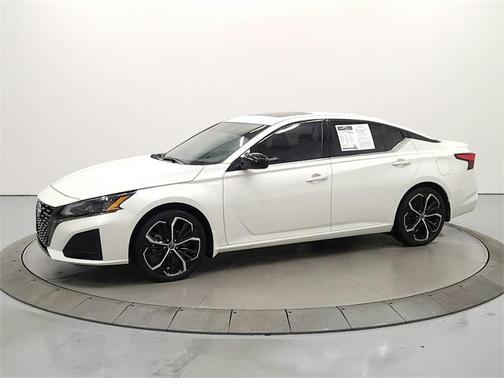 2023 Nissan Altima SR FWD