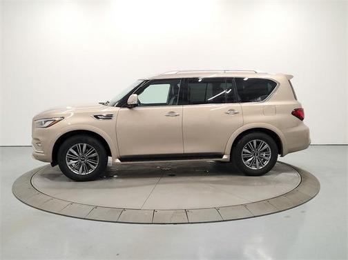 2023 INFINITI QX80 Luxe