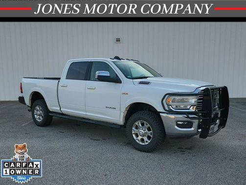 Bright White Clearcoat 2022 RAM 2500 Laramie Crew Cab 4x4 6'4' Box