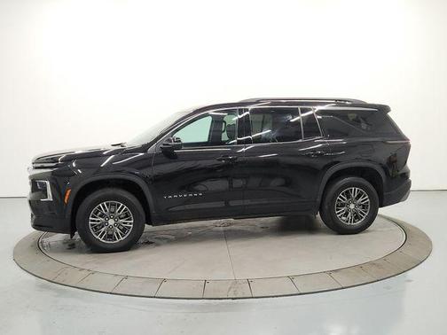 Mosaic Black Metallic 2025 Chevrolet Traverse LT