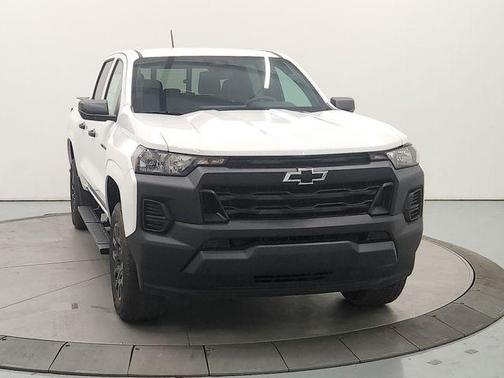 Summit White 2026 Chevrolet Colorado WT
