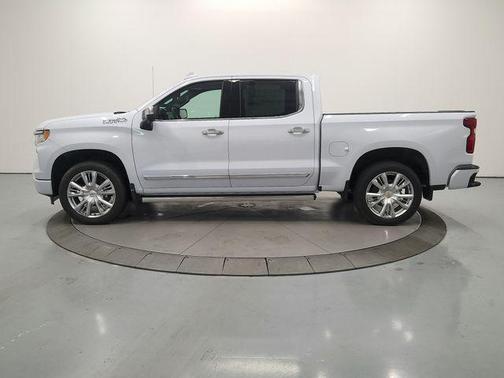 Polar White Tricoat 2026 Chevrolet Silverado 1500 High Country