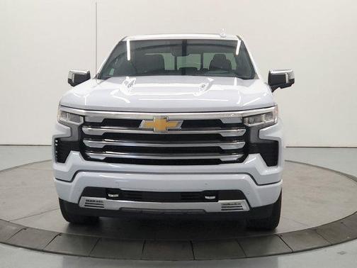 Polar White Tricoat 2026 Chevrolet Silverado 1500 High Country