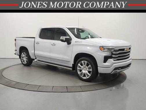 Polar White Tricoat 2026 Chevrolet Silverado 1500 High Country