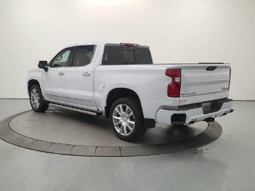 Polar White Tricoat 2026 Chevrolet Silverado 1500 High Country