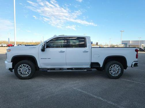 Summit White 2022 Chevrolet Silverado 2500 High Country
