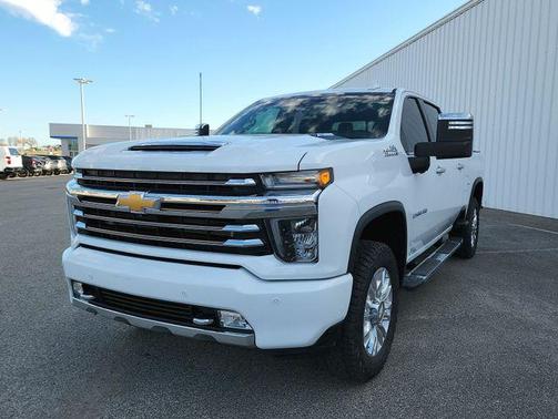 Summit White 2022 Chevrolet Silverado 2500 High Country