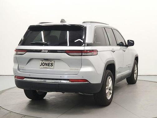 Silver Zynith 2024 Jeep Grand Cherokee Laredo